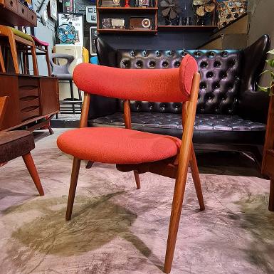 เก้าอี้แต่งร้าน Scandinavian Desing Mid Century Modren Style รุ่น V3 Kik Baen